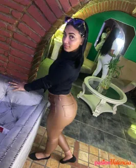 Deliciosa flaca natural nada de operación en mi