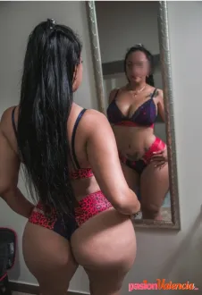  DIVINA COLOMBIANA DIVERTIDA Y PROVOCATIVA SARA