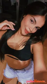 Bella colombiana candente disponible para ti