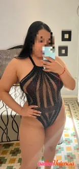 Masajista jovencita de 23, años con doble relax