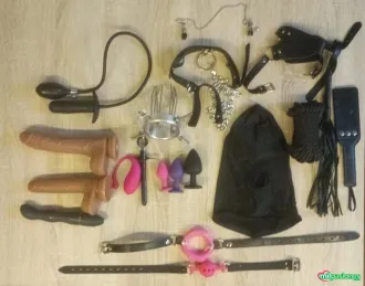 Sesiones de BDSM en valencia, dominante buscando sumisos.